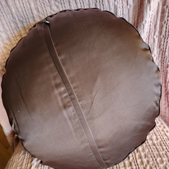 2 Handmade 14 " Diameter Cross Stiched Throw Pillows. Zippered. - Picture 13 of 15